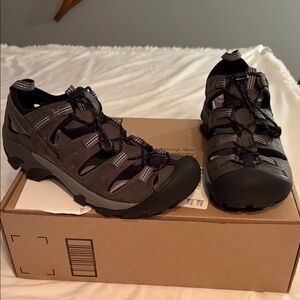 Keen Men's Charcoal Adventure Sandals